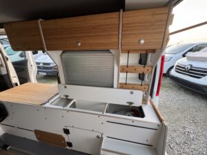 ref 306, van neuf, renault trafic, 130 ch, boîte manuelle, grand confort, pack look plus, blanc glacier, 4 places, sud vasp, nantes